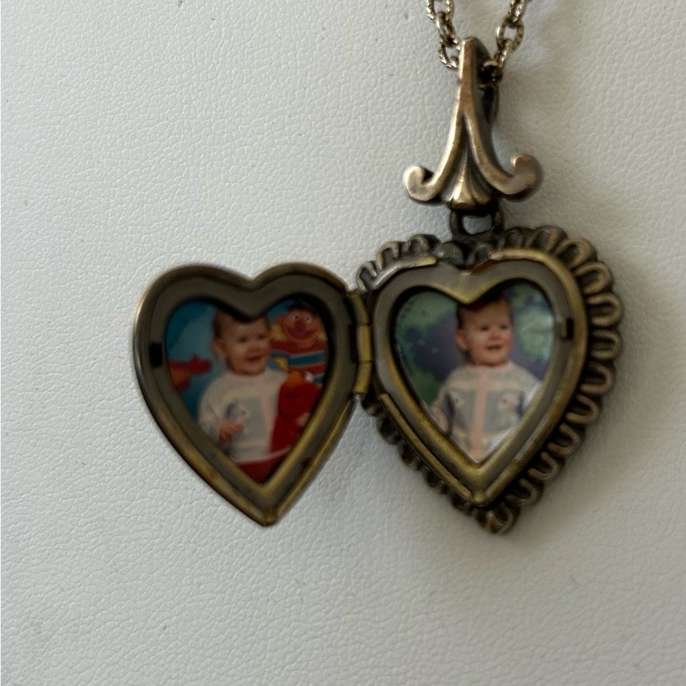 Antique Gold Vintage 3D Ornate Heart Locket  Filigree Boho Pendant Necklace RARE - Picture 7 of 10